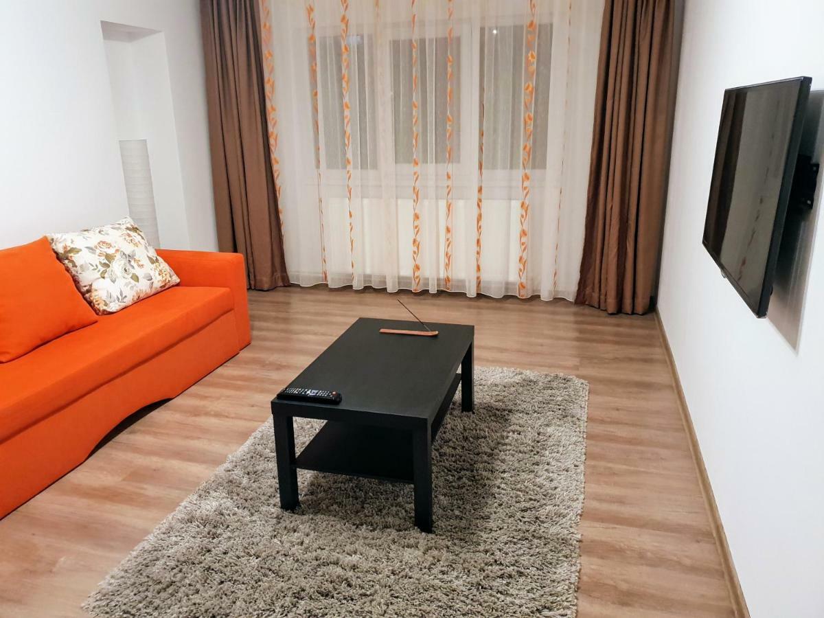 Lucky 7 Buzău Dış mekan fotoğraf